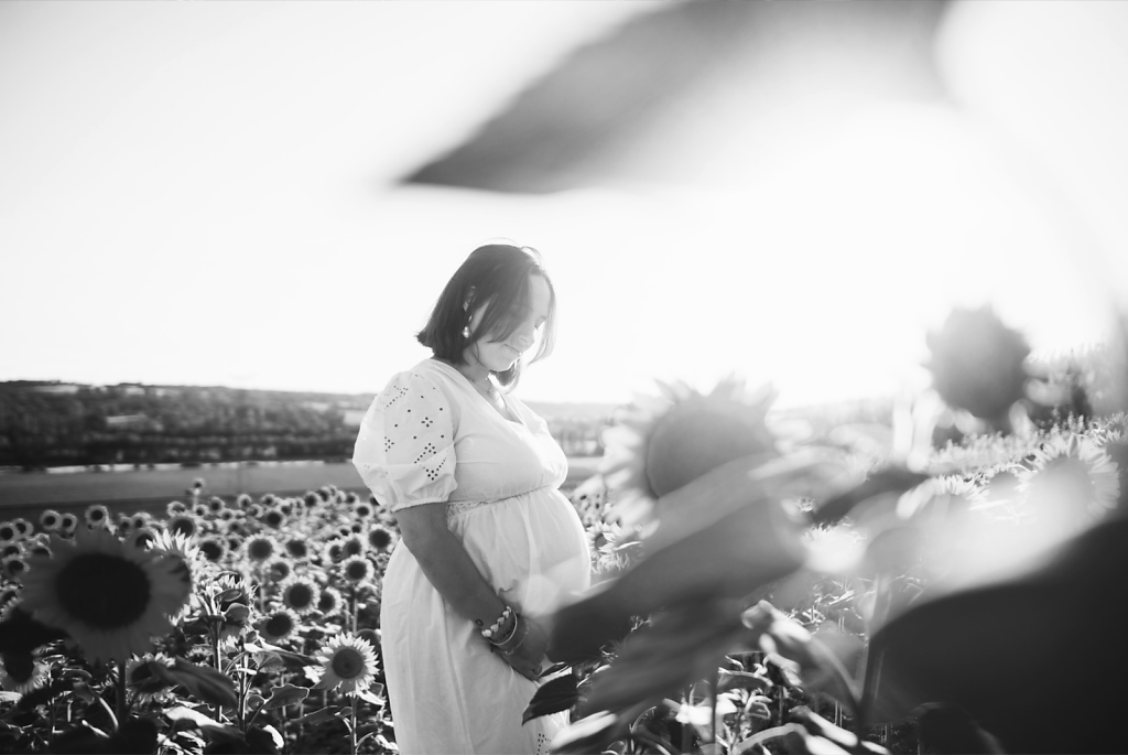 photographie-famille-grossesse-toulouse-portrait-tournesol.png